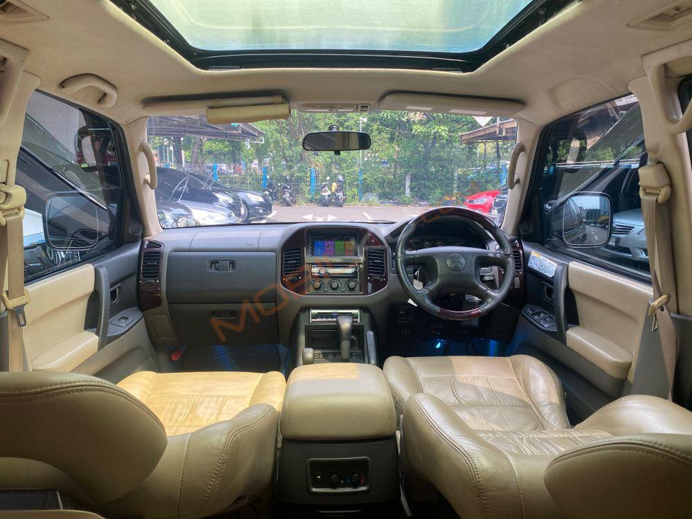 Mobil Mitsubishi Pajero 2001