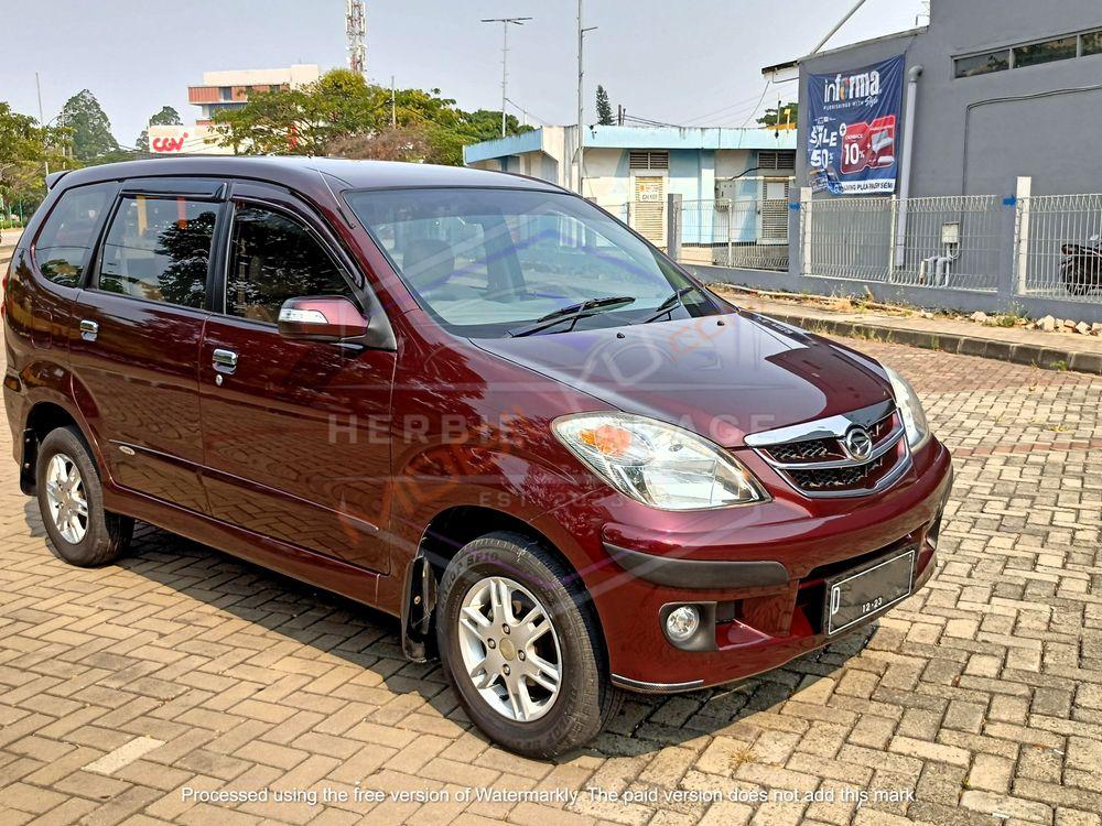 Mobil Daihatsu Xenia 2008