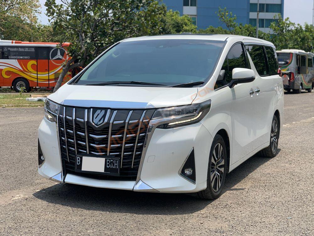 Mobil Toyota Alphard 2020