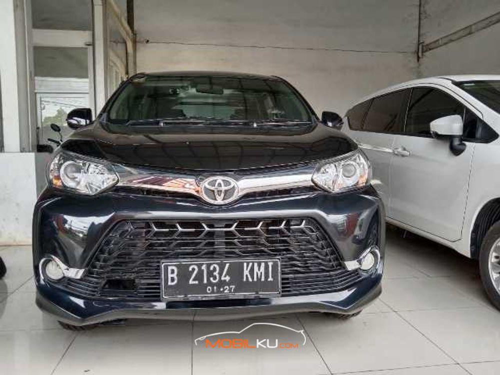 Mobil Toyota Avanza 2015