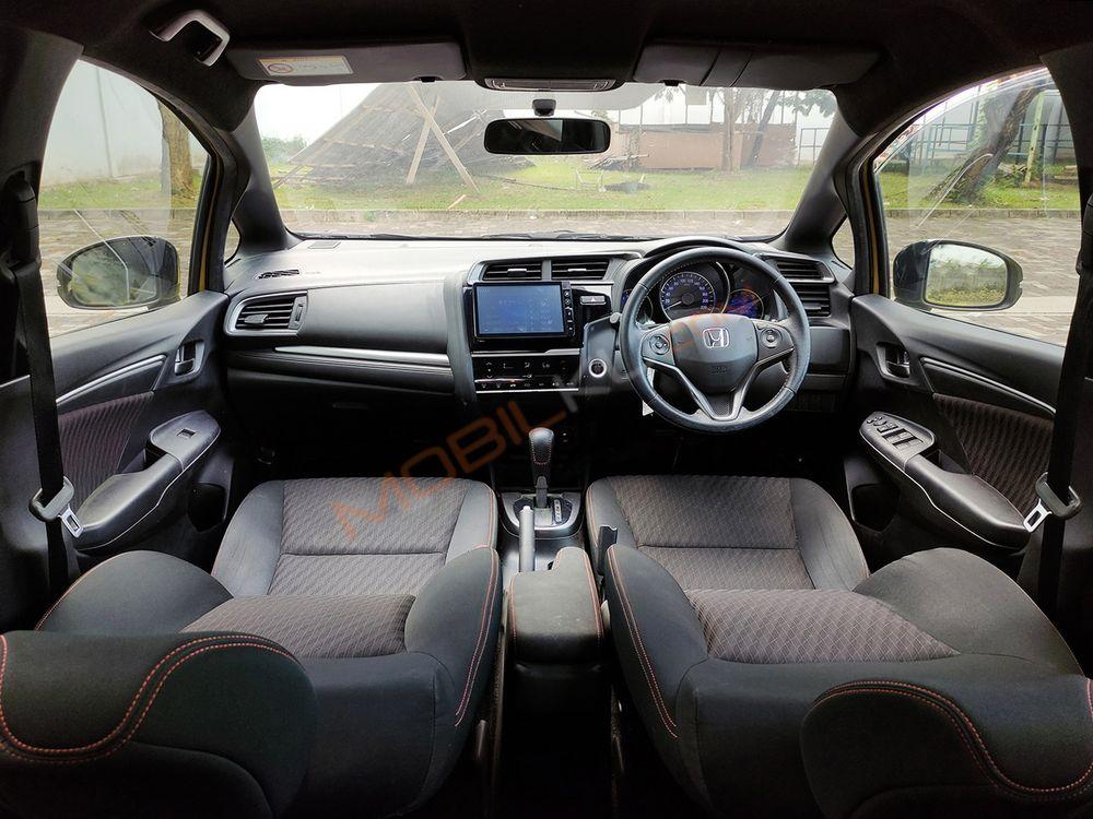 Mobil Honda Jazz 2016