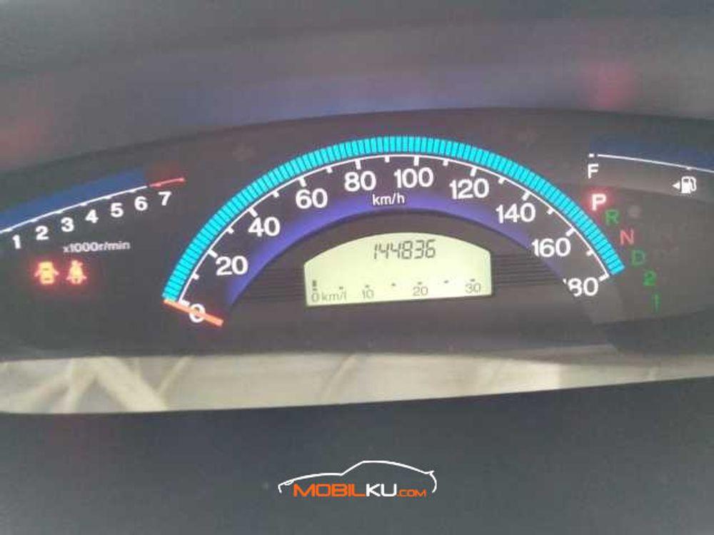 Mobil Honda Freed 2010