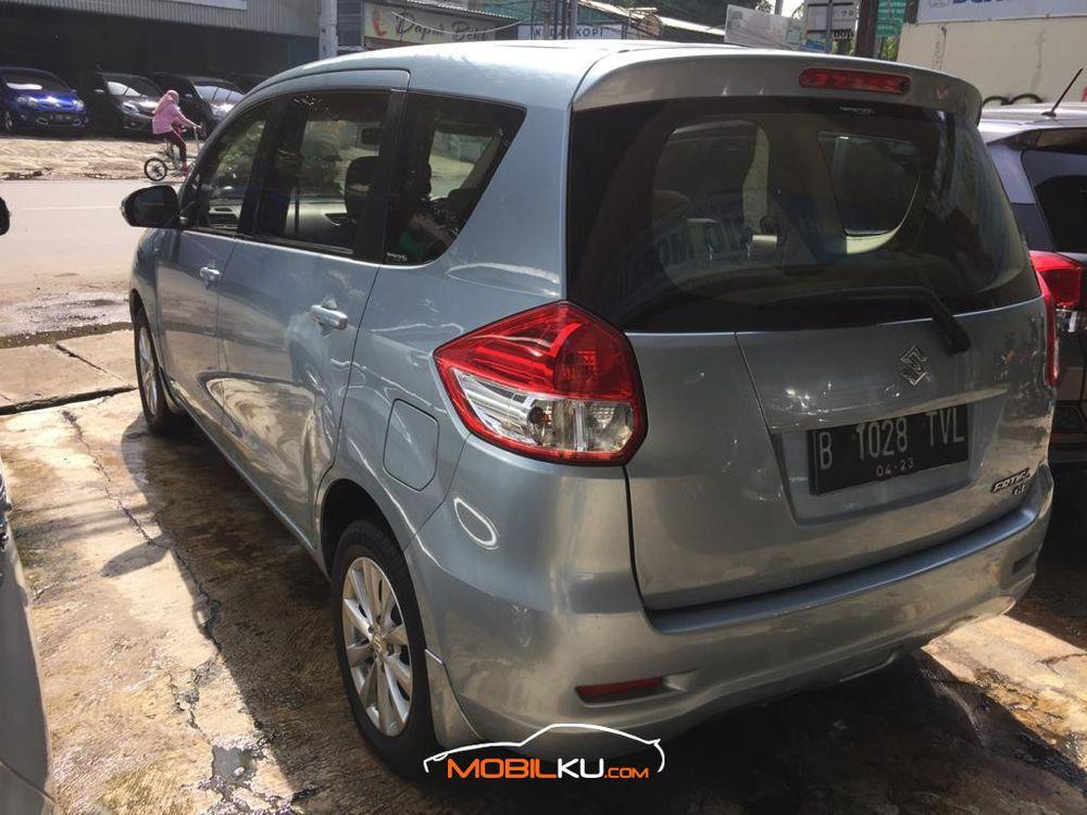 Mobil Suzuki Ertiga 2012