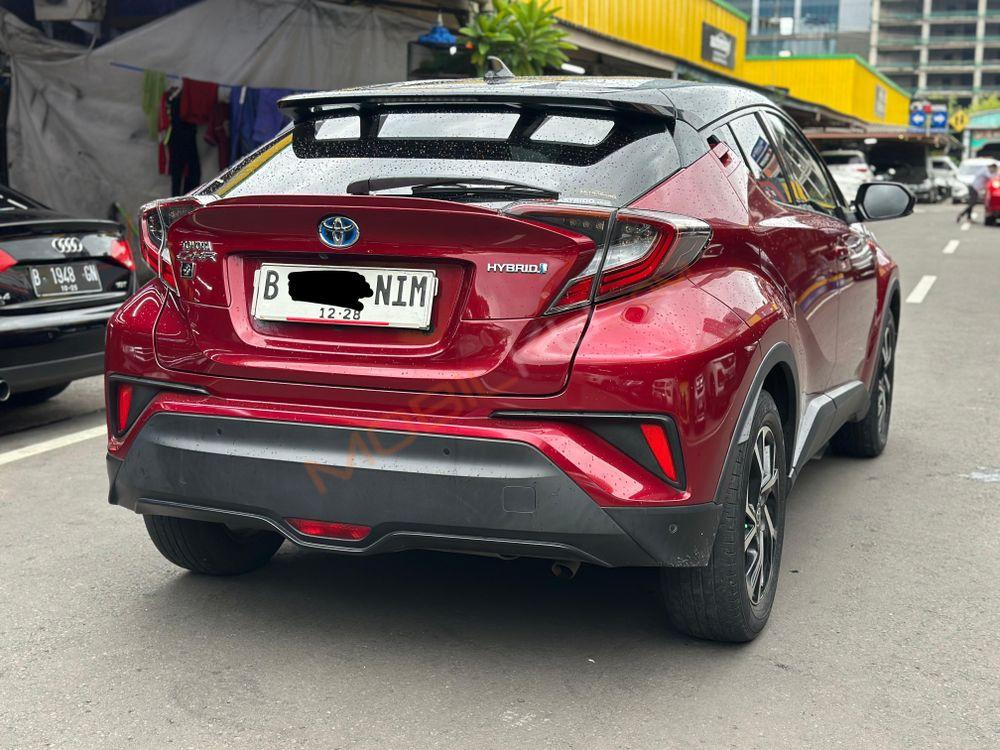 Mobil Toyota C-HR 2021