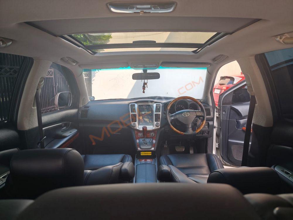 Mobil Toyota Harrier 2011