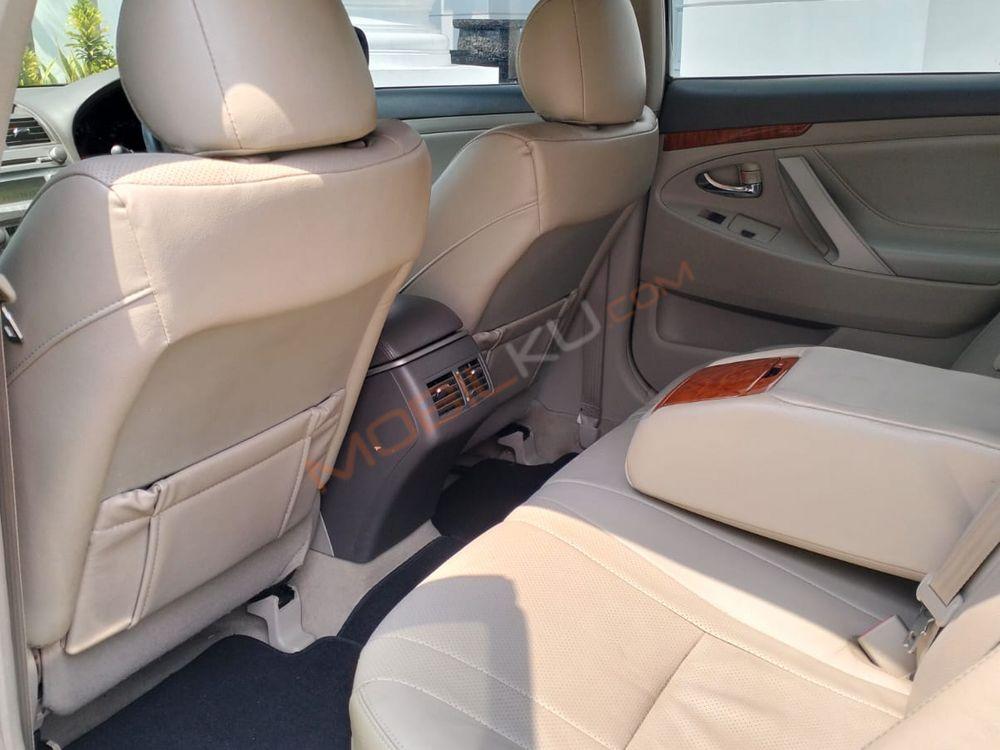 Mobil Toyota Camry 2012