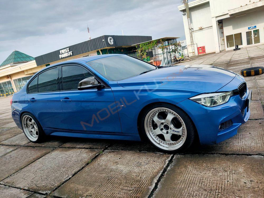 Mobil BMW 3 Series 2016