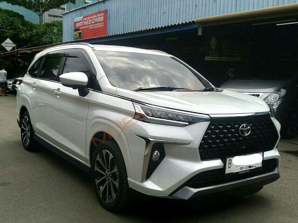 Mobil Toyota Veloz 2022