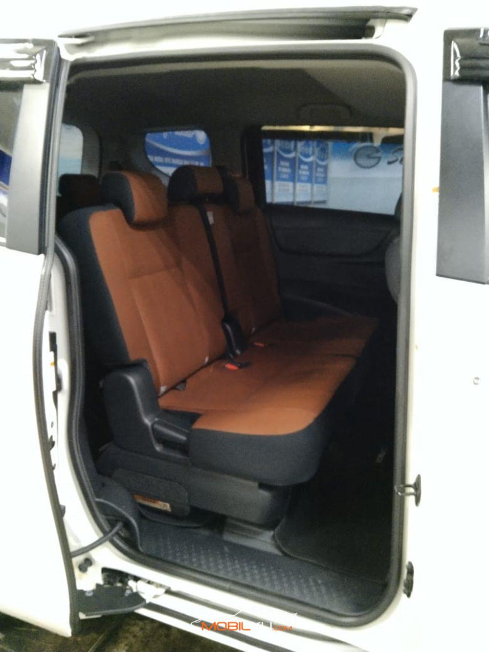 Mobil Toyota Sienta 2019