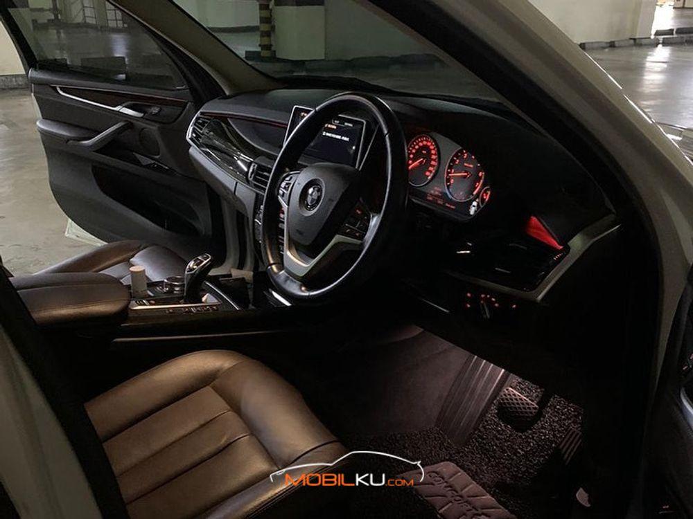 Mobil BMW X5 2015