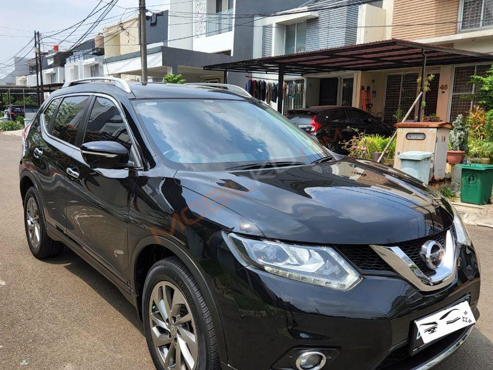 Mobil Nissan X-Trail 2015