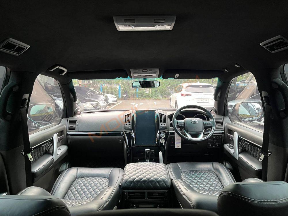 Mobil Toyota Land Cruiser 2008