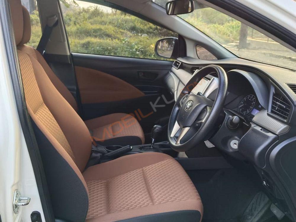 Mobil Toyota Kijang Innova 2019