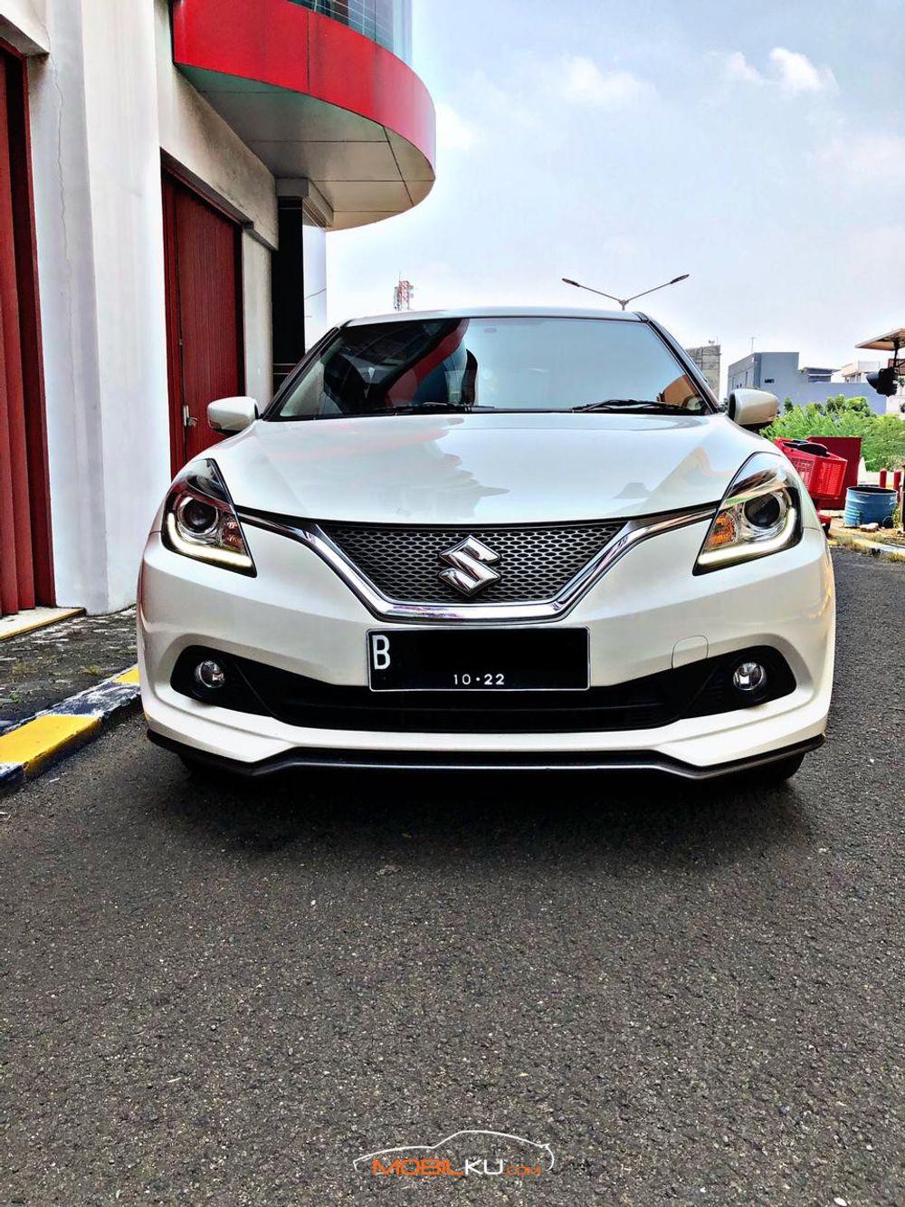 Mobil Suzuki Baleno 2017