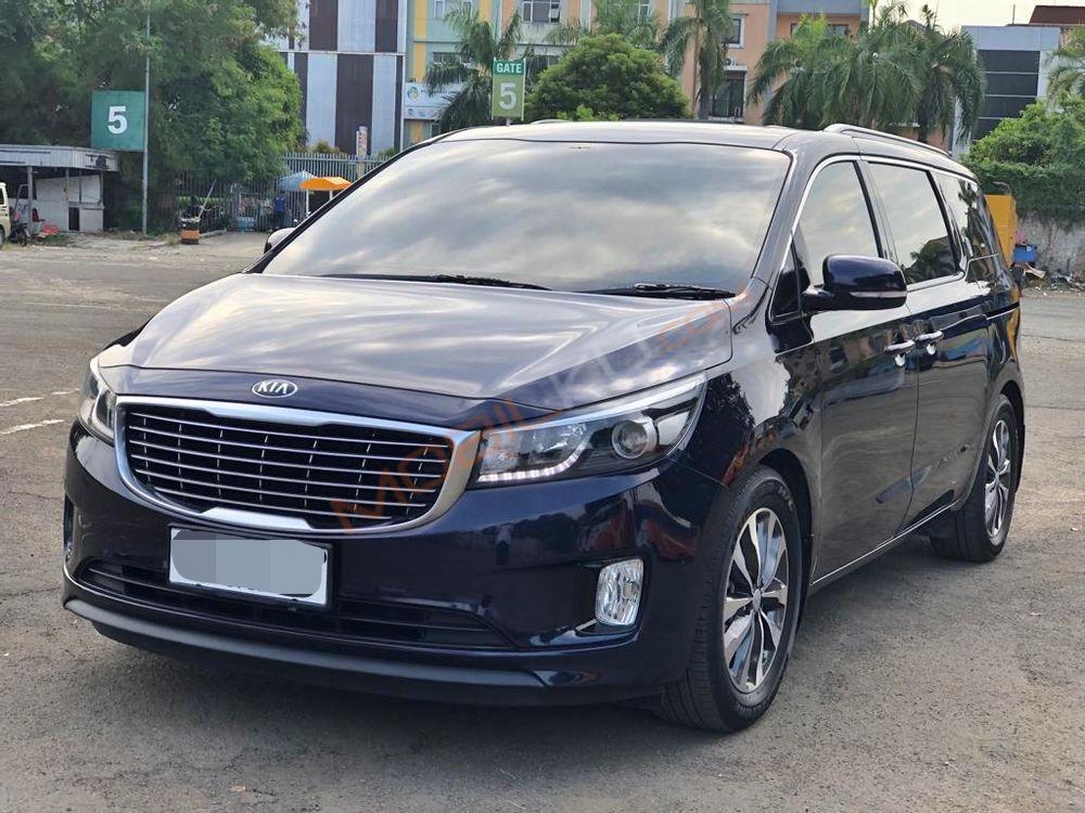 Mobil Kia Sedona 2017
