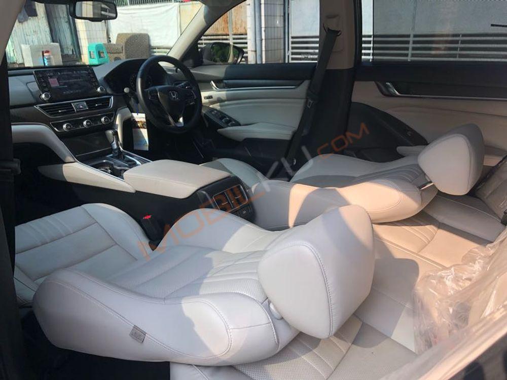 Mobil Honda Accord 2020