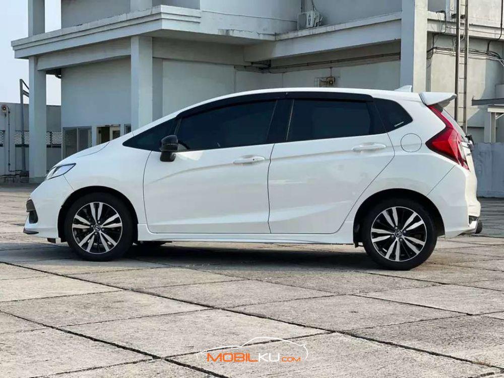 Mobil Honda Jazz 2019