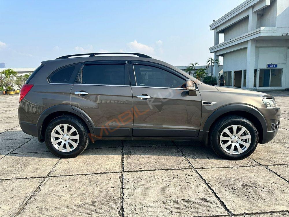 Mobil Chevrolet Captiva 2013