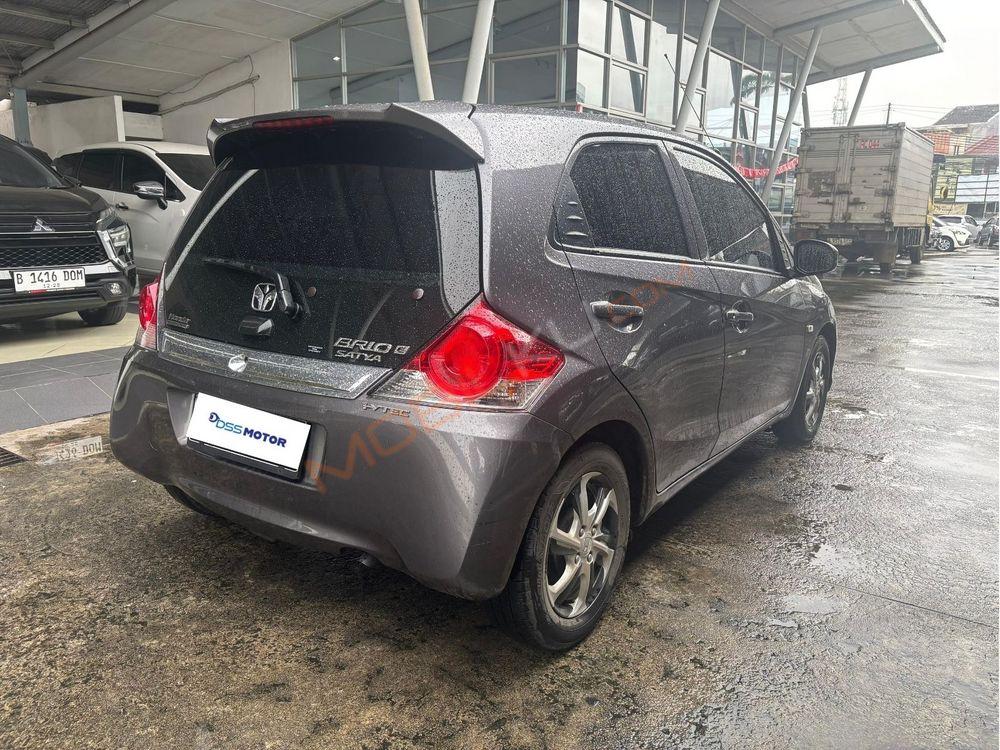 Mobil Honda Brio 2016