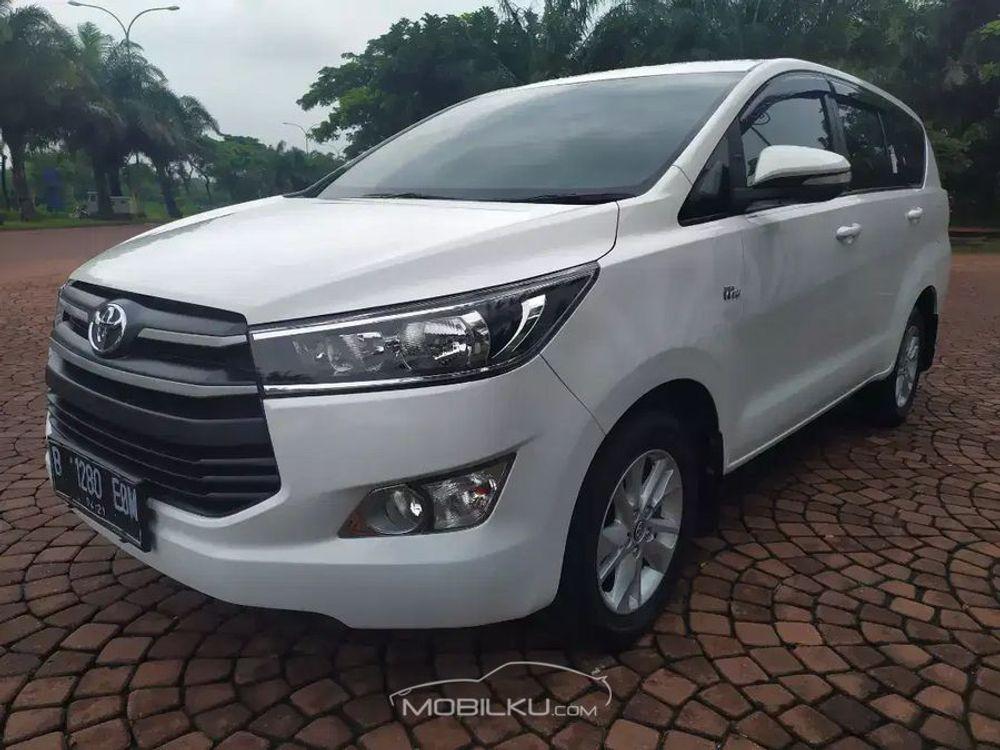 Mobil Toyota Kijang Innova 2016