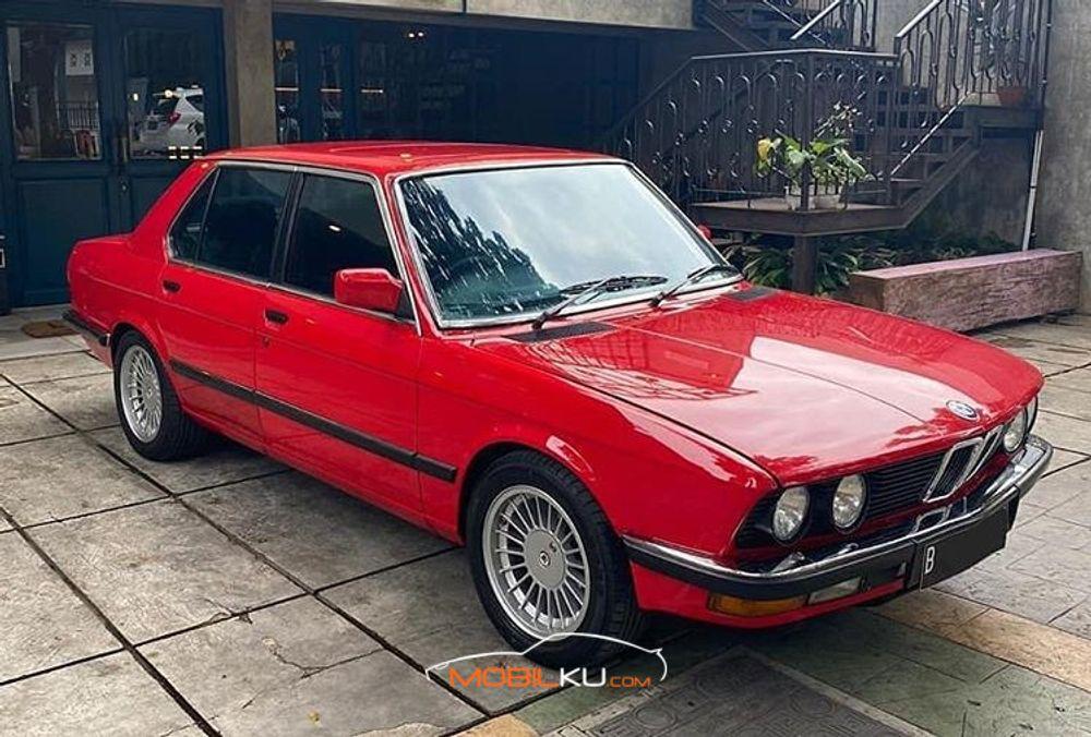 Mobil BMW 5 Series 1986