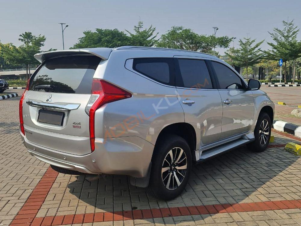 Mobil Mitsubishi Pajero Sport 2016
