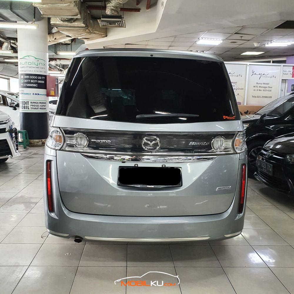 Mobil Mazda Biante 2016