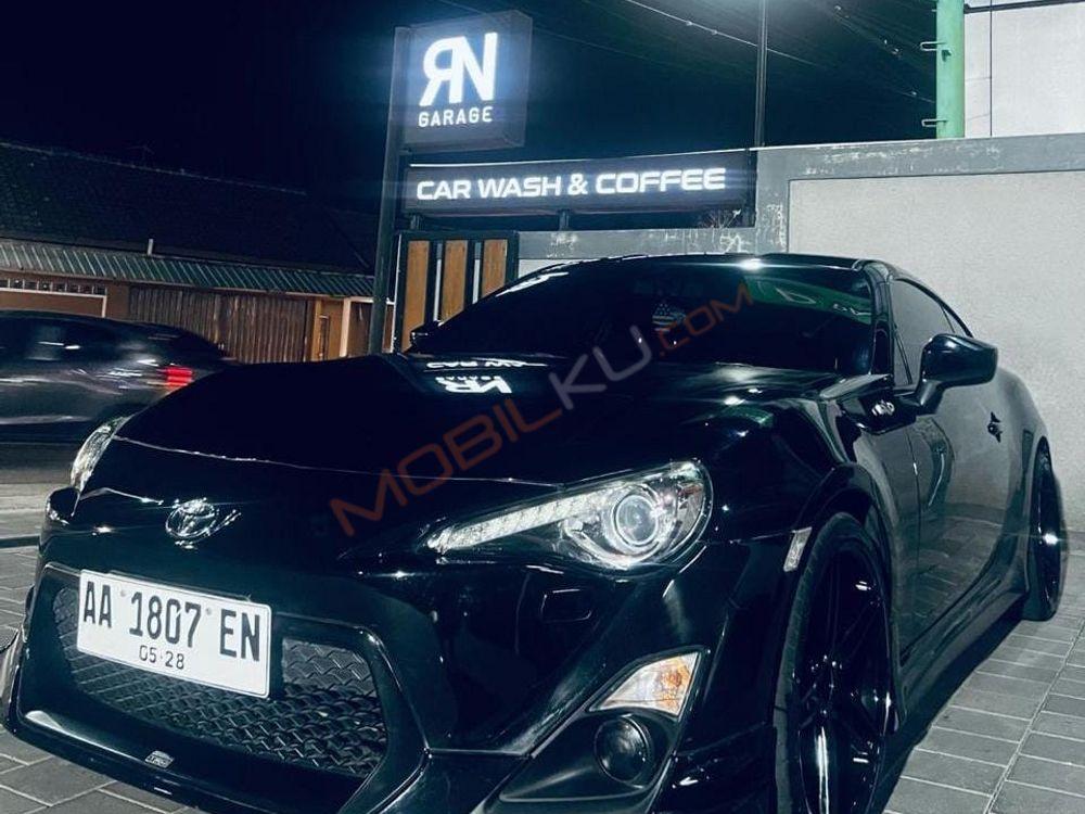 Mobil Toyota 86 2012