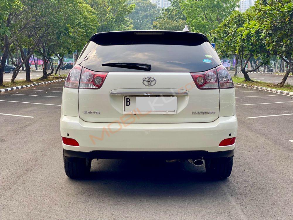 Mobil Toyota Harrier 2011