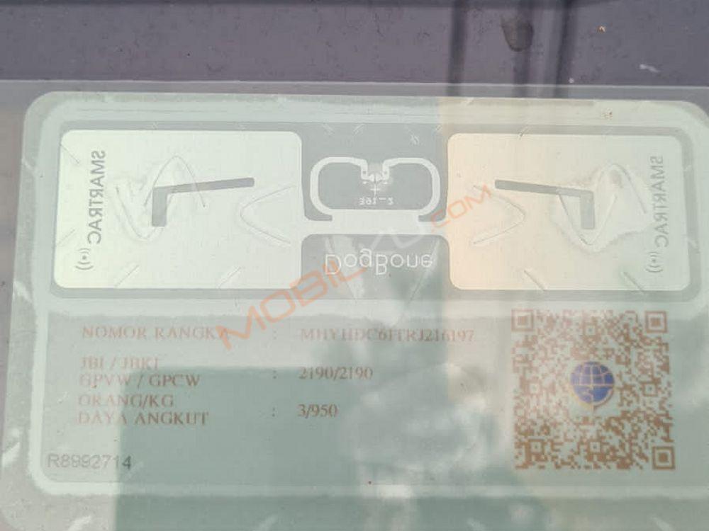 Mobil Suzuki Carry 2024