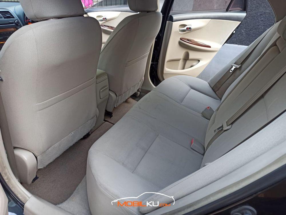 Mobil Toyota Corolla 2012