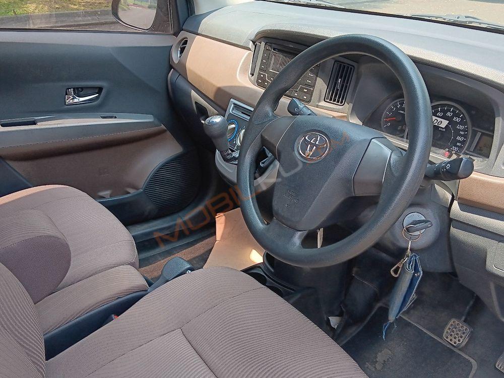 Mobil Toyota Calya 2019