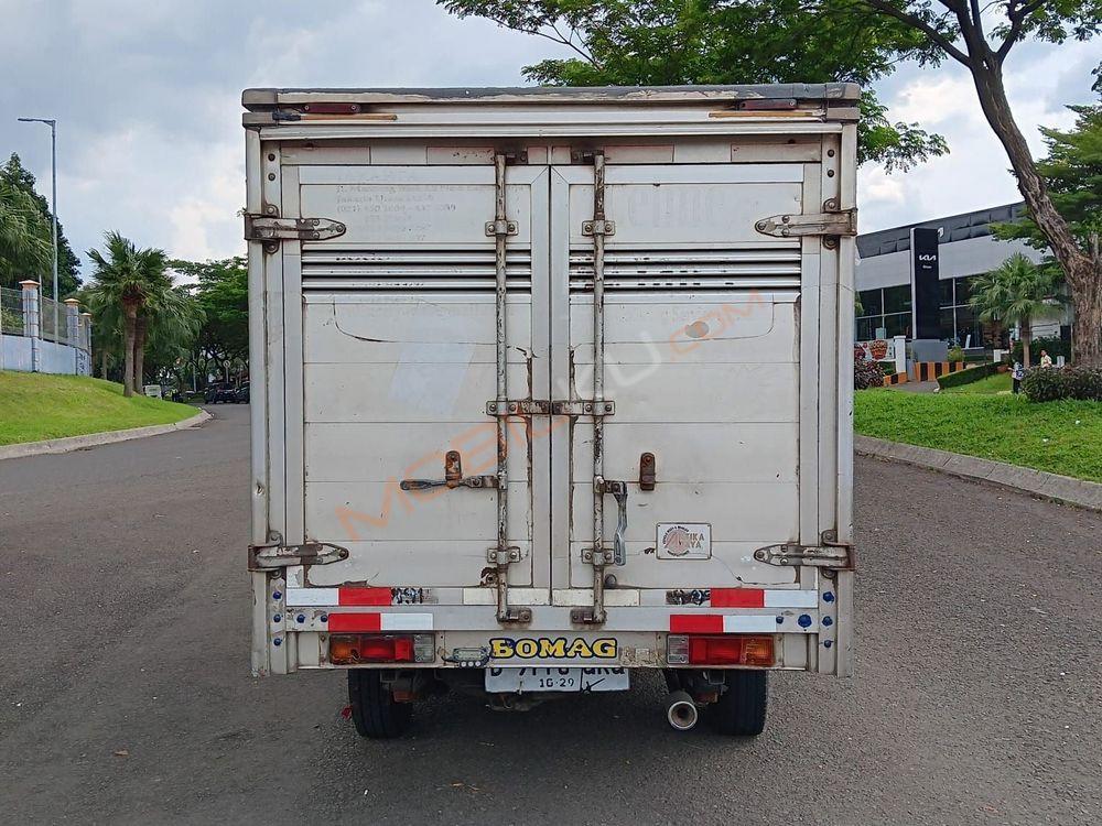 Mobil Mitsubishi L300 2010