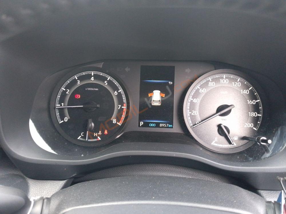 Mobil Toyota Kijang Innova Zenix 2023