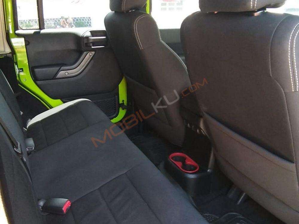 Mobil Jeep Wrangler 2012