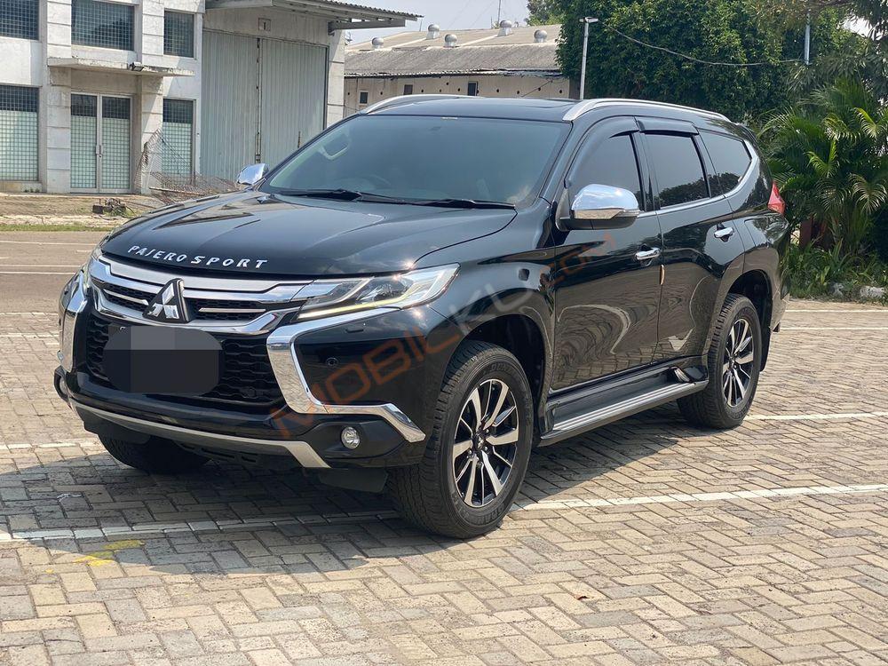 Mobil Mitsubishi Pajero 2018