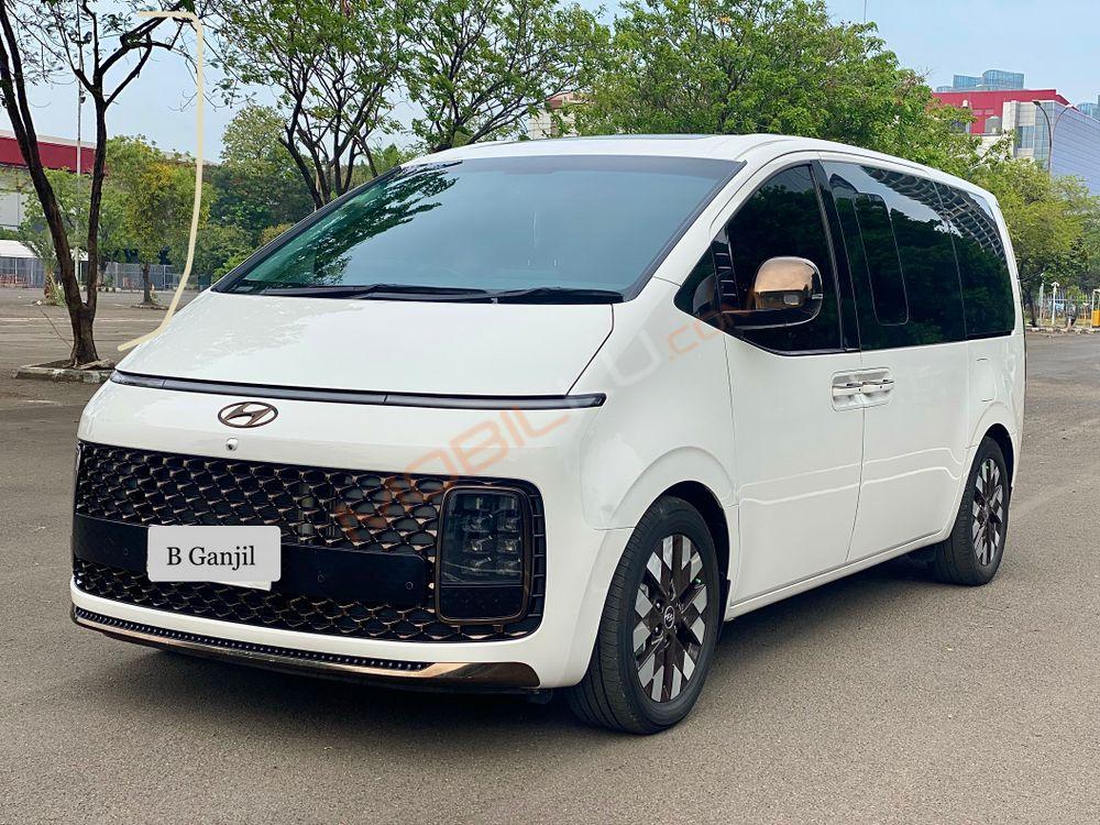 Mobil Hyundai Staria 2022