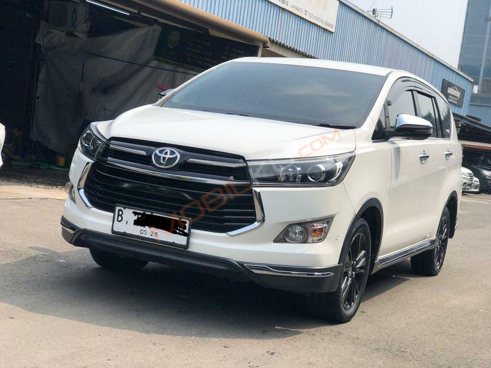 Mobil Toyota Kijang Innova 2018