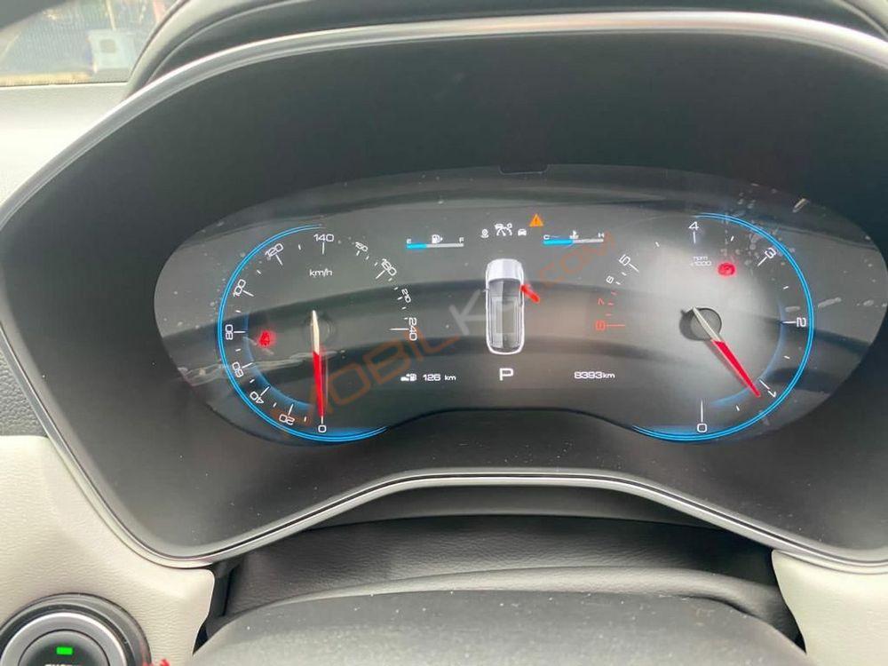 Mobil Wuling Almaz 2021