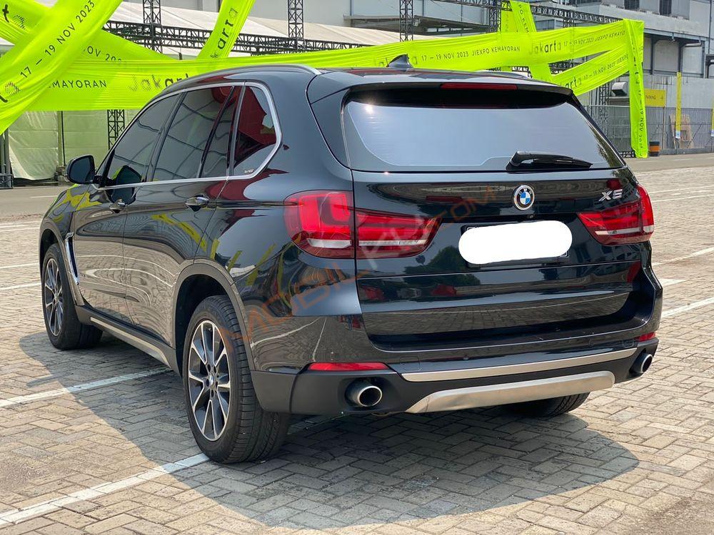 Mobil BMW X5 2015