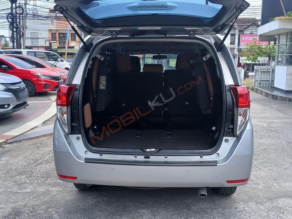 Mobil Toyota Kijang Innova 2018
