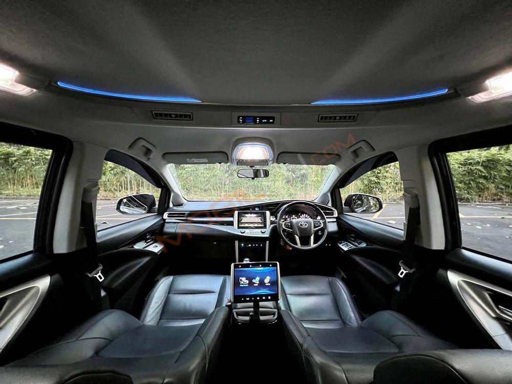 Mobil Toyota Kijang Innova 2021