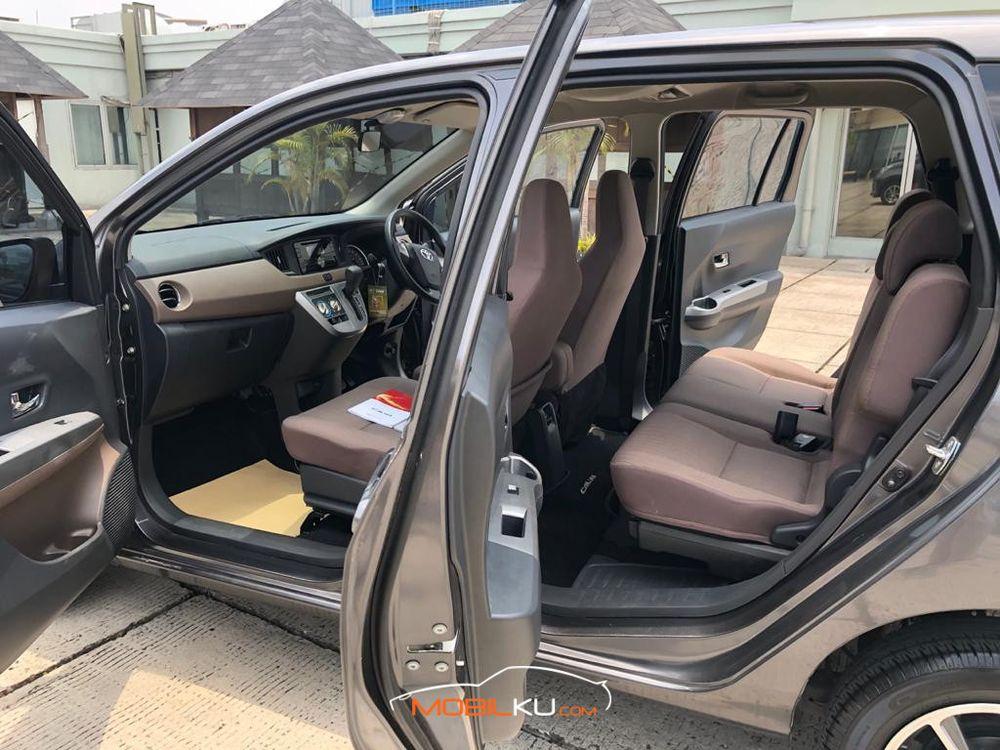 Mobil Toyota Calya 2018