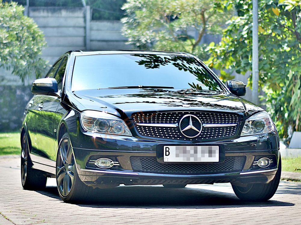 Mobil Mercedes-Benz C-Class 2009