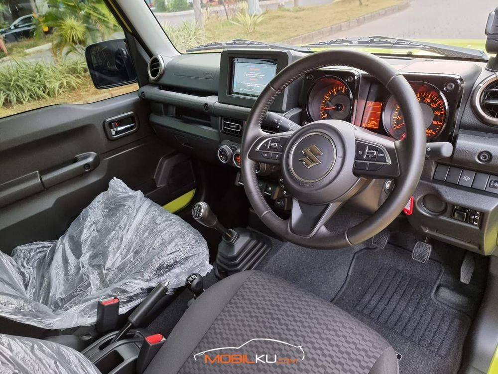 Mobil Suzuki Jimny 2020