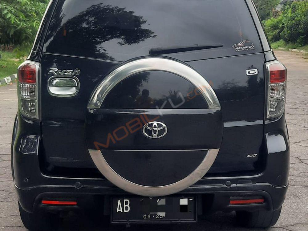 Mobil Toyota Rush 2011