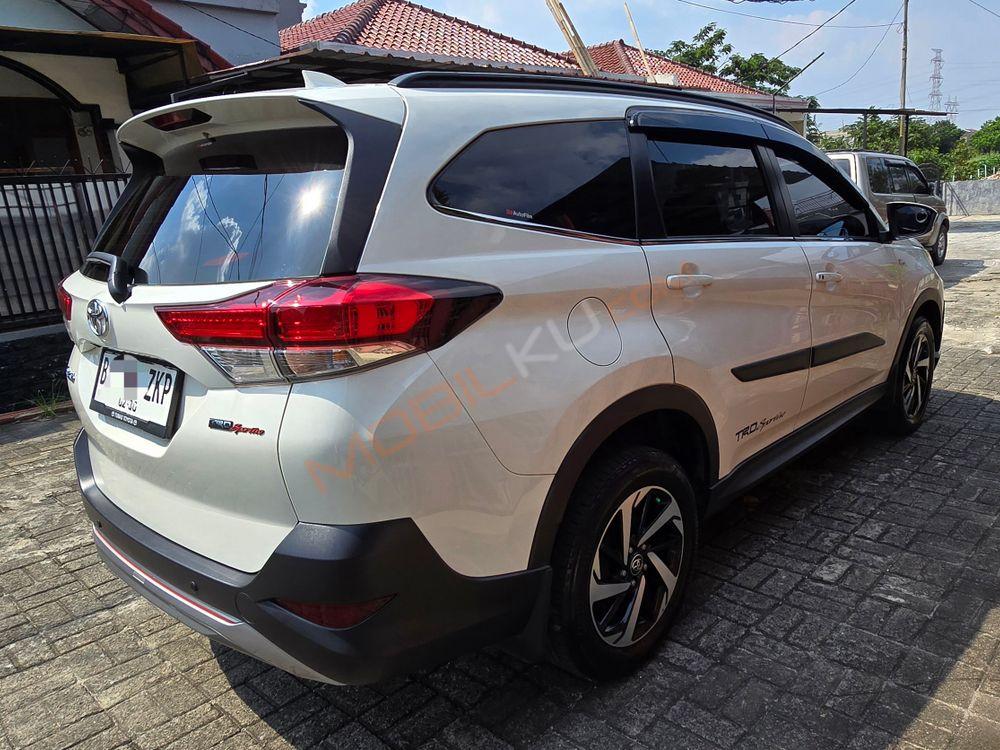 Mobil Toyota Rush 2020