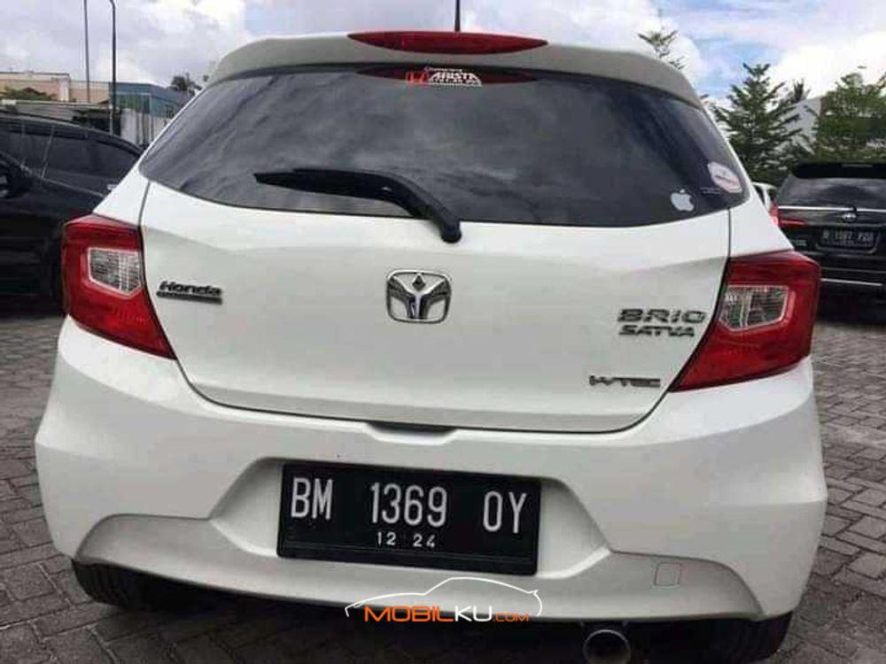 Mobil Honda Brio 2018