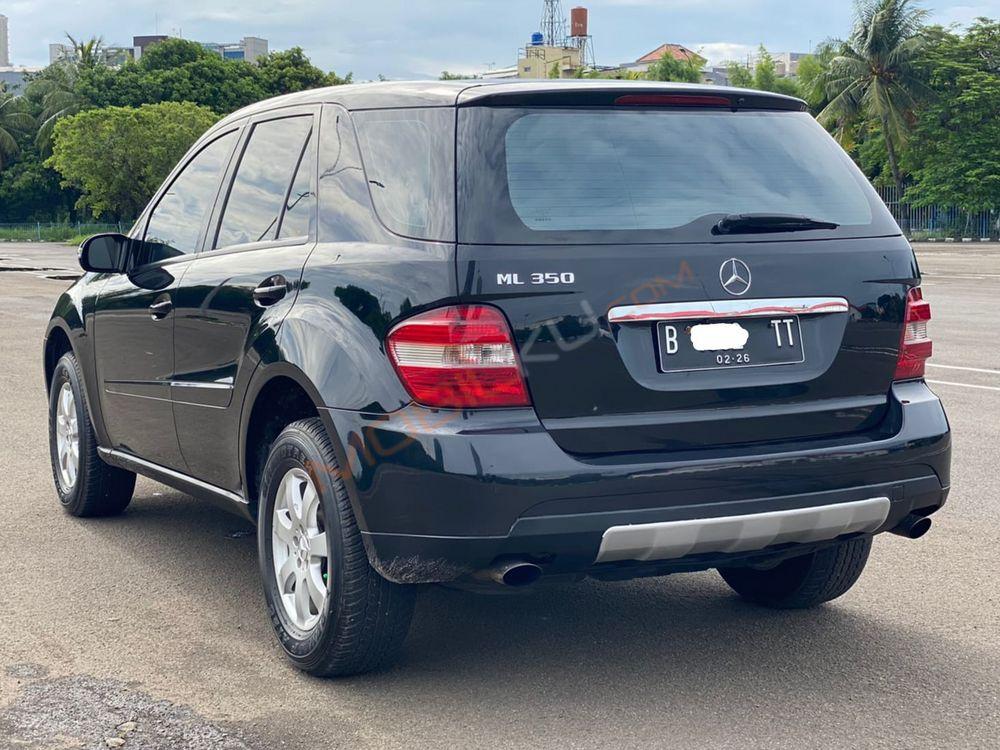 Mobil Mercedes-Benz ML 2006