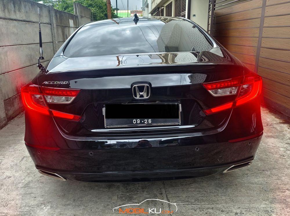 Mobil Honda Accord 2019